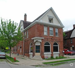 Building Photo - 800 E Chambers St