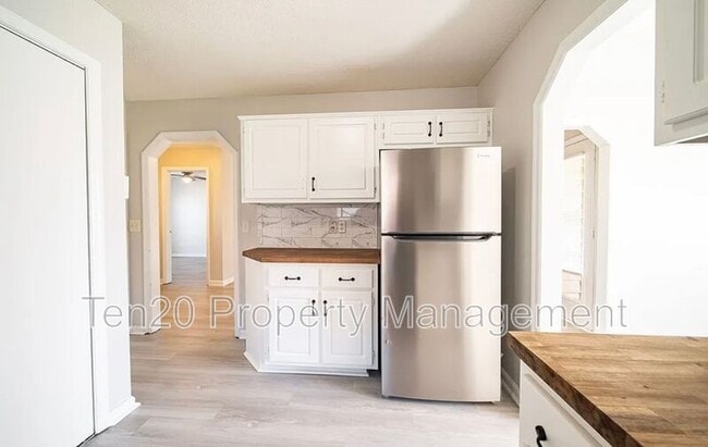 Building Photo - 3007 Longmont Ln