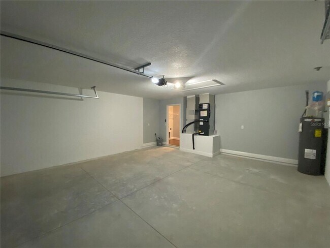 Building Photo - 958 W Geneva Pl