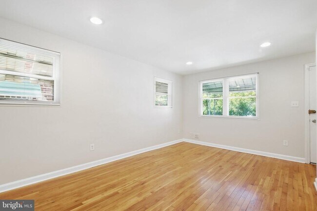 Building Photo - 4229 Fort Dupont Terrace SE