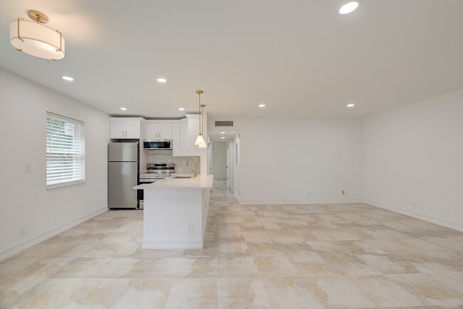 Building Photo - 372 Piedmont H