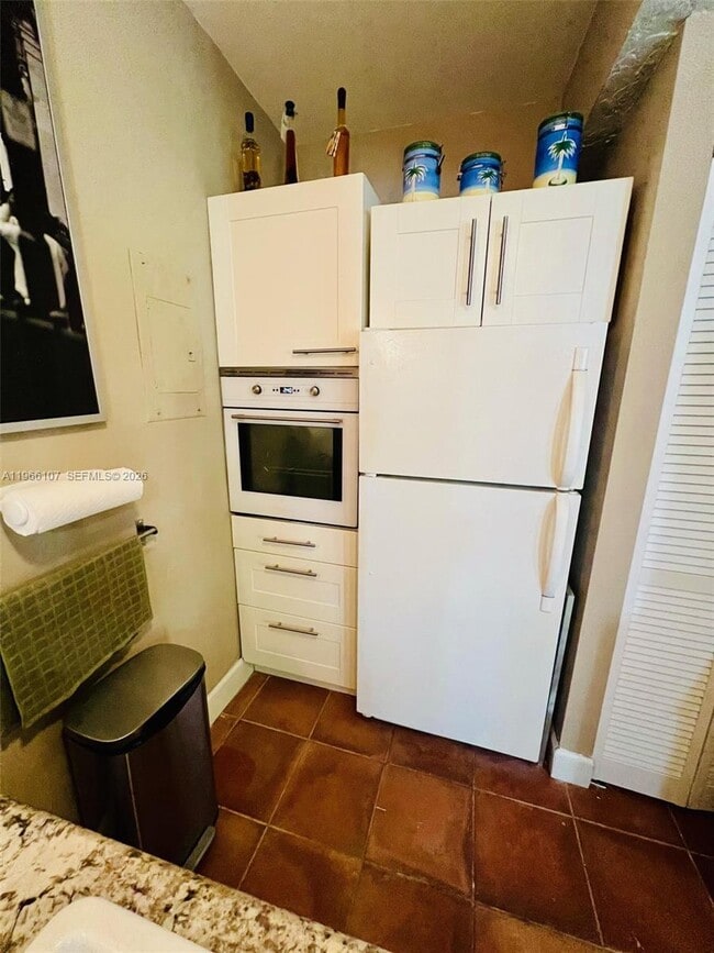 Building Photo - 536 14th St