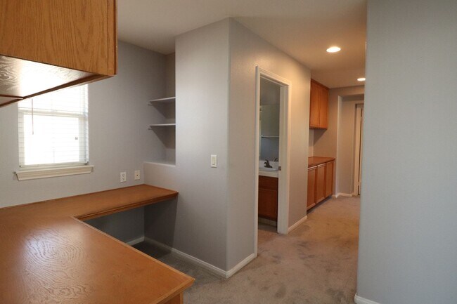 Building Photo - Four Bedroom in Arborwalk