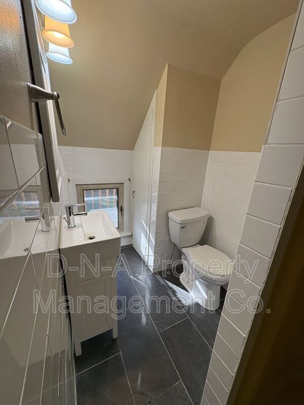 Building Photo - 1826 US-209