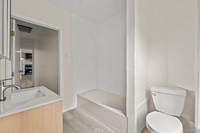 Building Photo - 11 Lafayette Pl