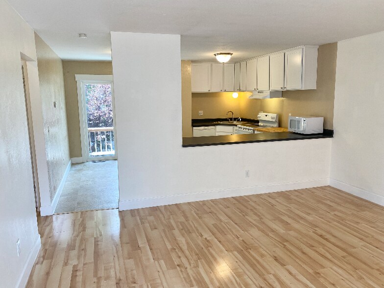 Building Photo - 2747 Leisure Dr