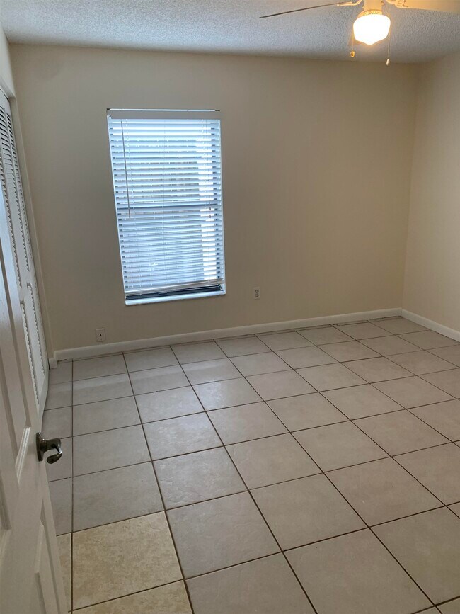 Building Photo - 200 Sevilla St