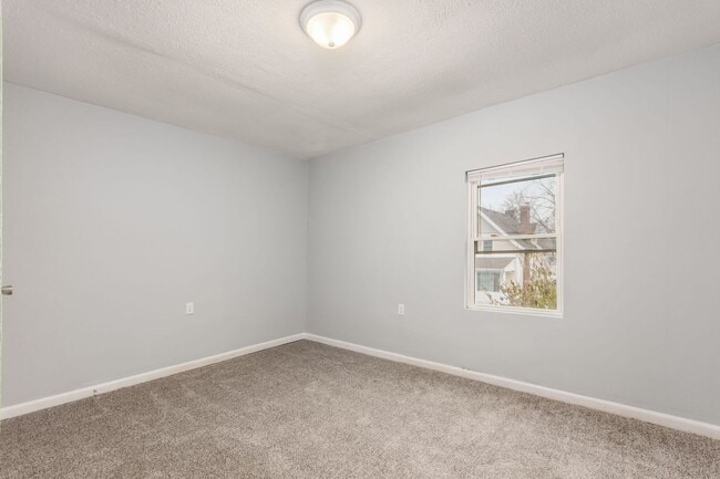 Building Photo - 673-675 Stanley Ave