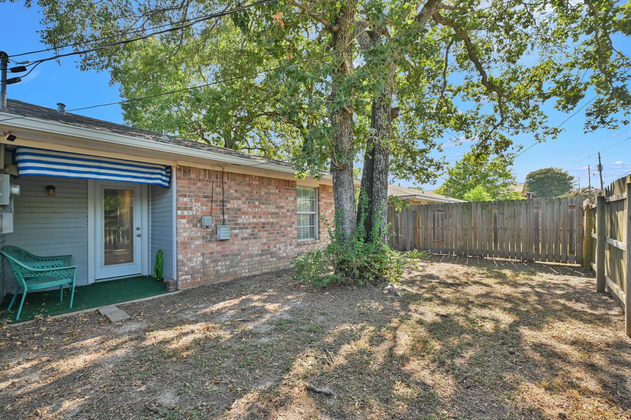 Building Photo - 1904 Sbisa Way