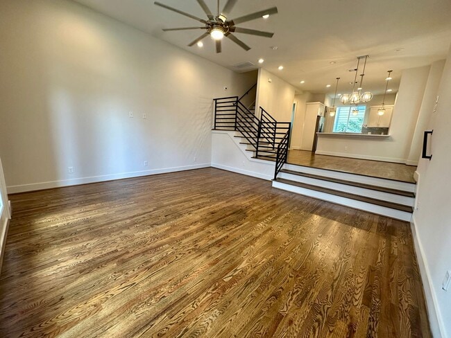 Building Photo - For Lease | 3 Bed, 2 Bath | 2,139 Sq Ft | Greater Heights |