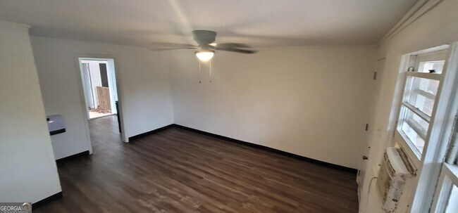 Building Photo - 122 Molette St