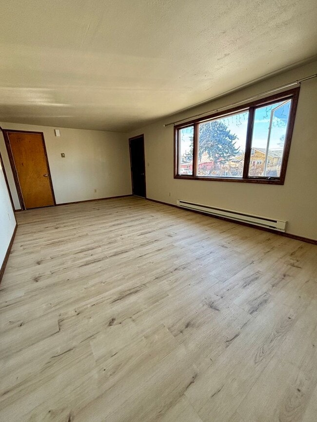 Building Photo - 3 Bed 1 Bath Single Family Home Located in East Helena!