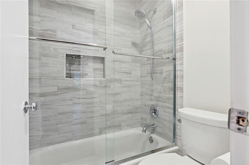 Building Photo - 75 Montre Square NW