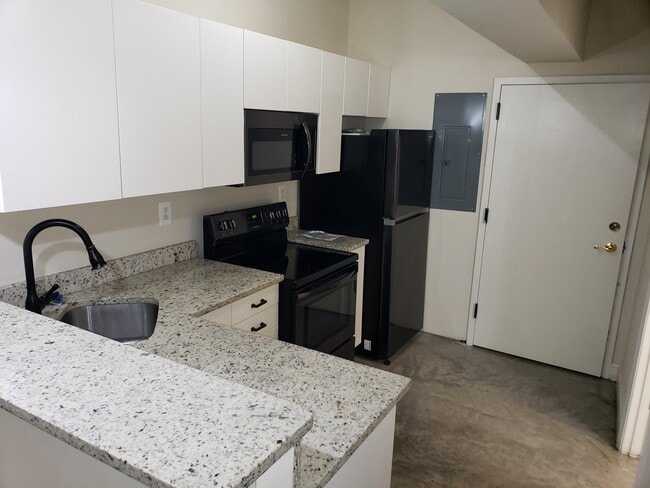 Building Photo - 124 Trenton St