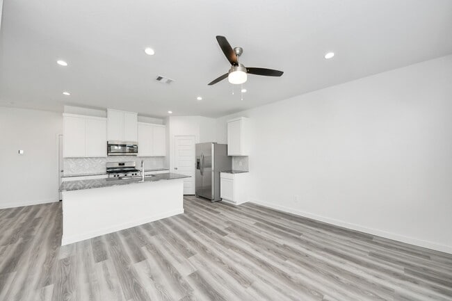 Building Photo - 10326 Penryn Frst Trl