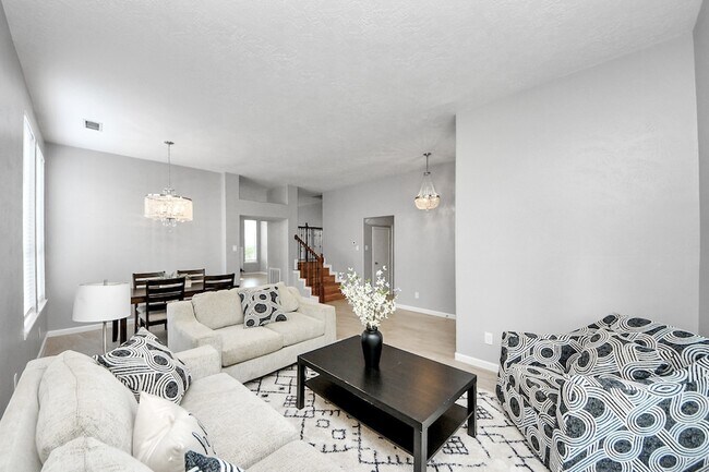 Building Photo - 20922 Whitevine Way