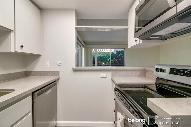 Building Photo - 151 Buckingham Dr