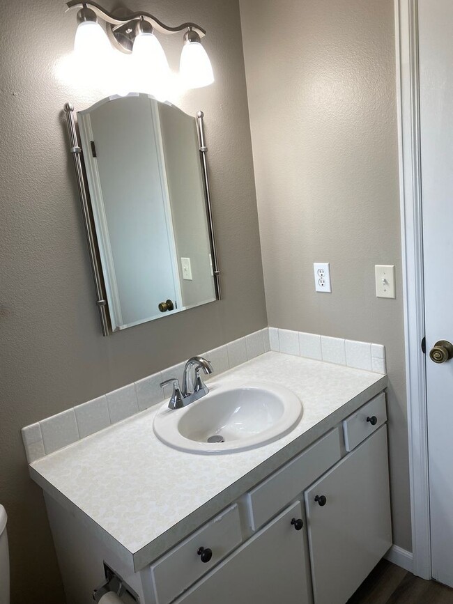 Building Photo - 1509 Kennedy Ave