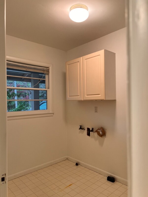 Building Photo - 2733 Redding Rd NE