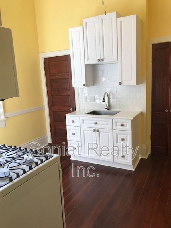 Building Photo - 2616 Lepage St