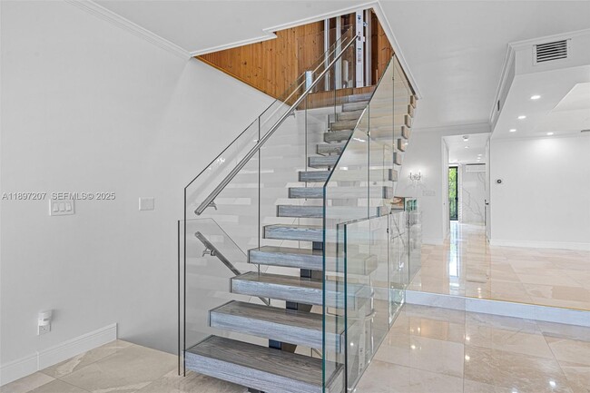 Building Photo - 6124 Paradise Point Dr