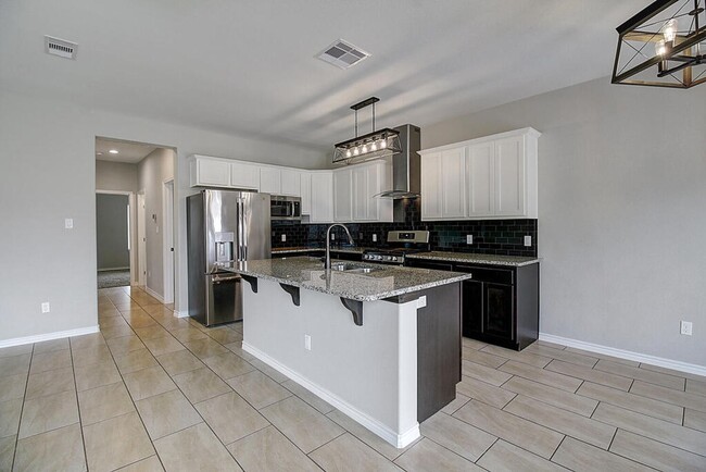 Building Photo - 3502 De Zavala St