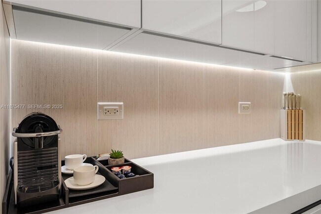 Building Photo - 102 24th St