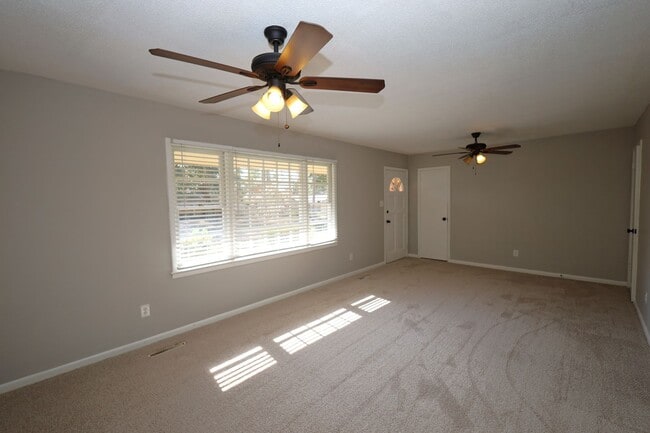 Building Photo - 1104 Kimberly Dr