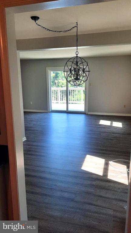 Building Photo - 744 Allenview Dr