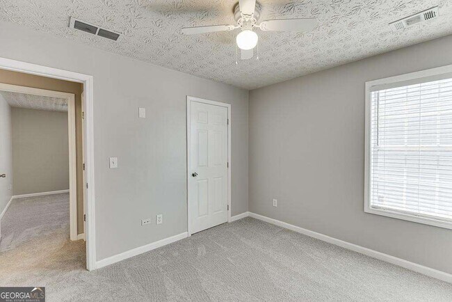 Building Photo - 678 Clairidge Elm Trail SW