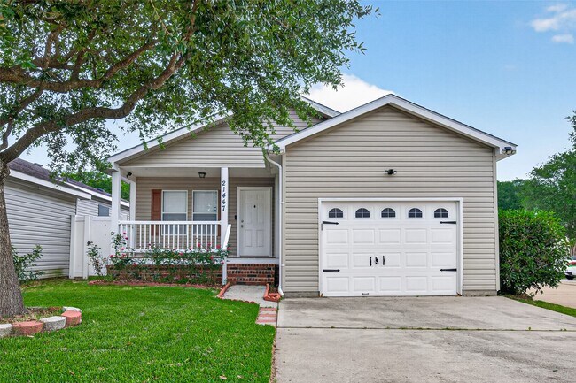 Building Photo - 21447 Sweet Grass Ln