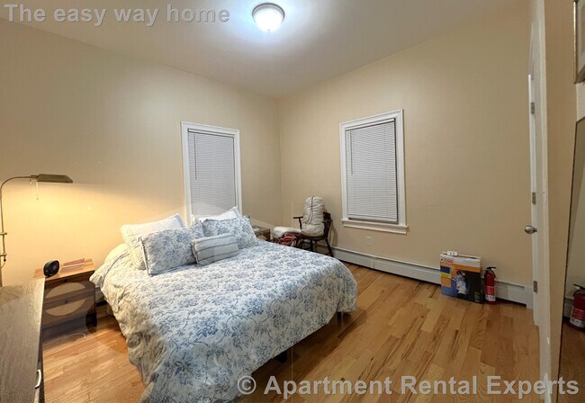 Building Photo - 9 Bristol St