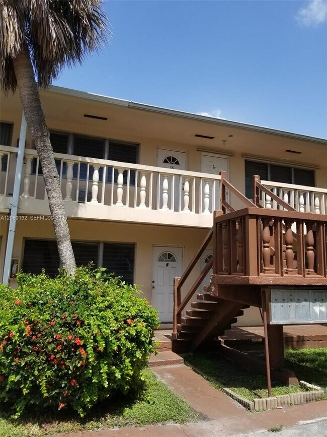 Building Photo - 280 SW 11th Ave
