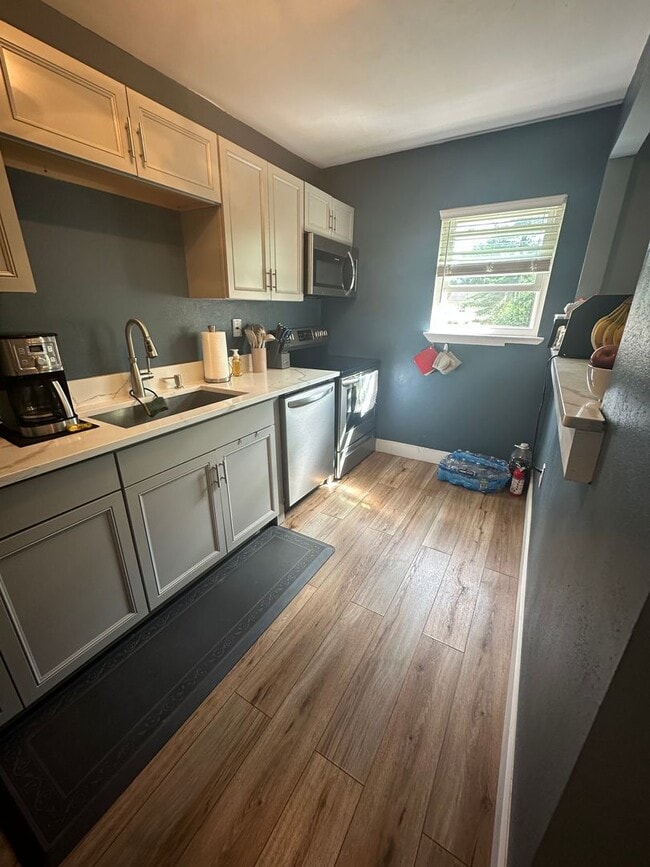 Building Photo - 123A White Street-