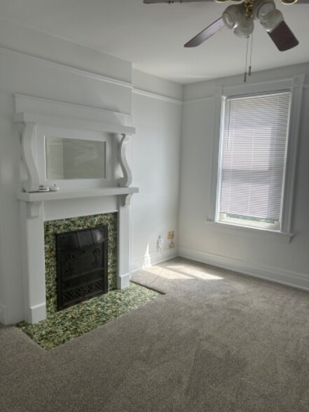 Building Photo - 3100 Markbreit Ave