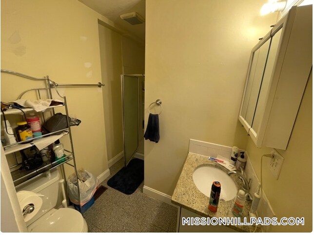 Building Photo - 8 Carmel St