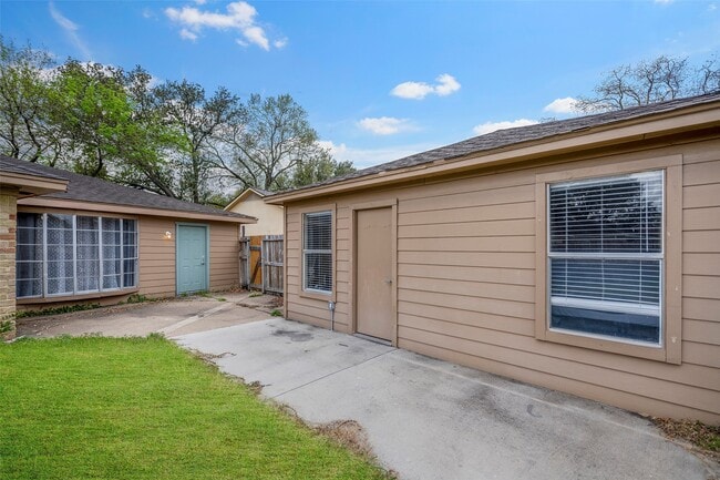 Building Photo - 22114 Merrymount Dr