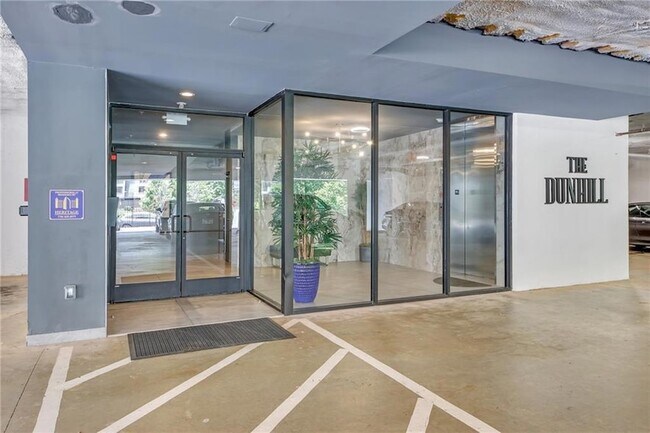 Primary Photo - 6890 Peachtree Dunwoody Rd