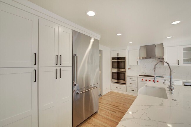 Building Photo - 3Bd/1.75Ba Bellevue House