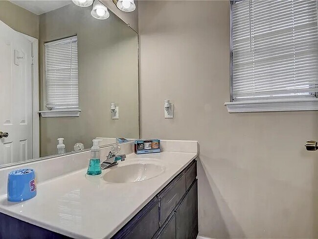 Building Photo - 4700 Parvathi Ct