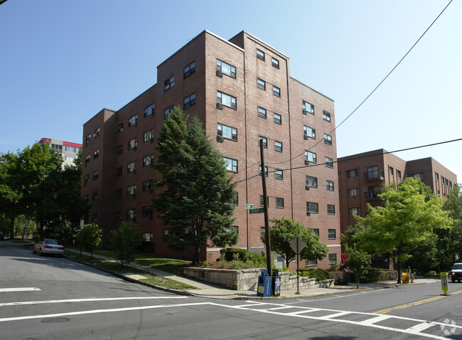 Primary Photo - North Lake Apartments