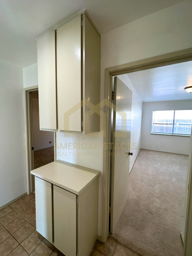 Building Photo - 309 S R St