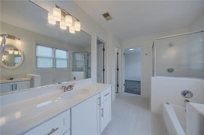 Building Photo - 5795 Dovnick Dr SW