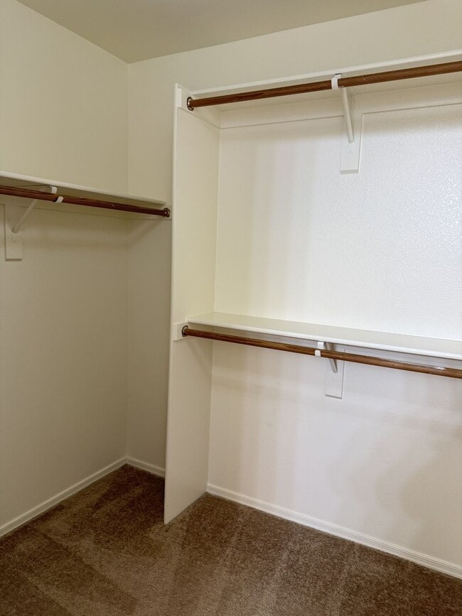 Building Photo - 4 bedroom in Coldwater Springs