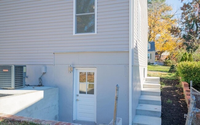 Building Photo - 5606 Elberton Pl