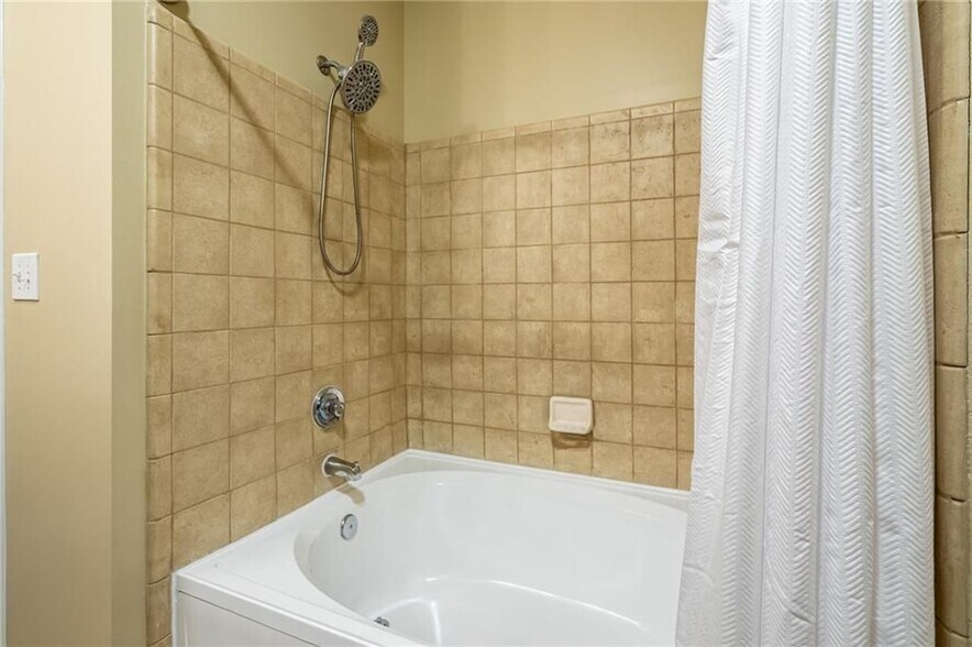 Building Photo - 400 17th St NW