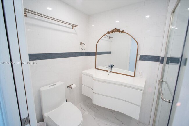 Building Photo - 11 Island Ave