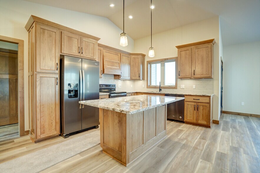 Kitchen - 223 Westmorland Dr