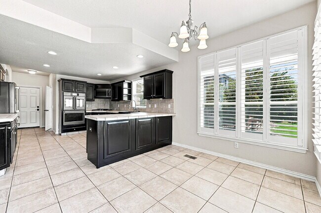 Building Photo - $3,040.95, 6 bed, 4 bath located in Colorado Springs