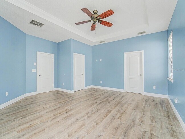 Building Photo - 7800 Stoney Hill Dr